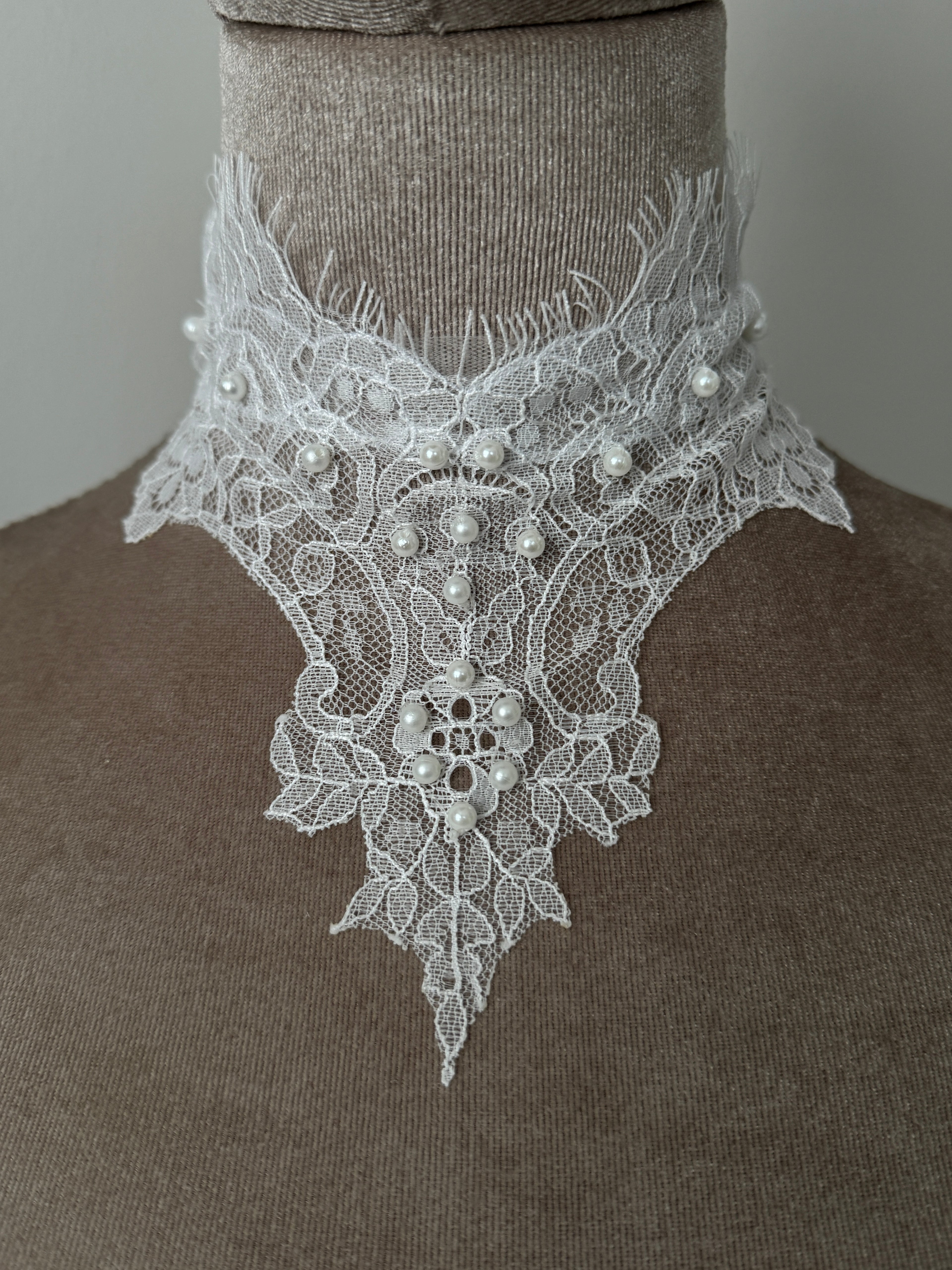 White off Lace Choker and Gloves Set